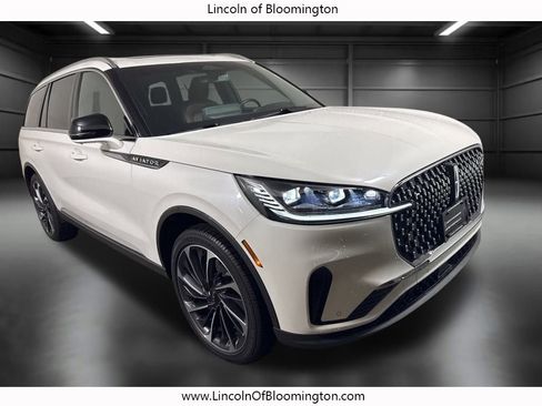 Certified 2025 Lincoln Aviator Reserve w/ Illumination Package image 8