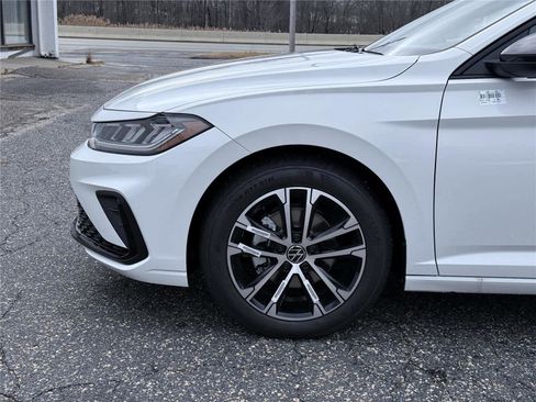 New 2026 Volkswagen Jetta Sport FWD image 9