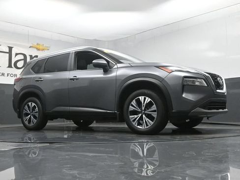 Used 2022 Nissan Rogue SV w/ SV Premium Package AWD/4WD image 2