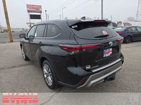 New 2026 Toyota Highlander Platinum image 29