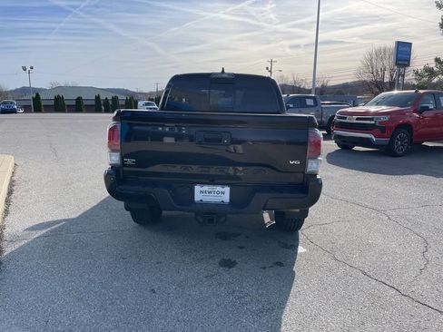 Used 2021 Toyota Tacoma TRD Sport w/ Technology Package image 49