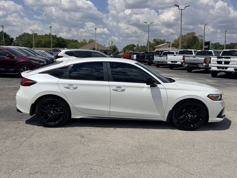 Used 2024 Honda Civic Sport image 4