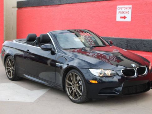 Used 2012 BMW M3 Convertible w/ Premium Pkg RWD image 3
