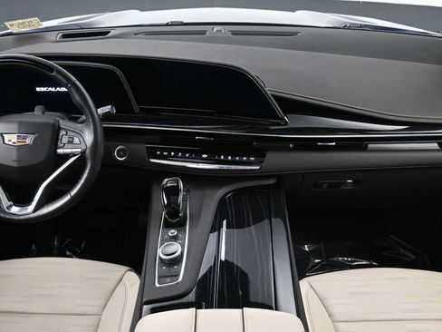 Certified 2024 Cadillac Escalade ESV Sport AWD/4WD image 4