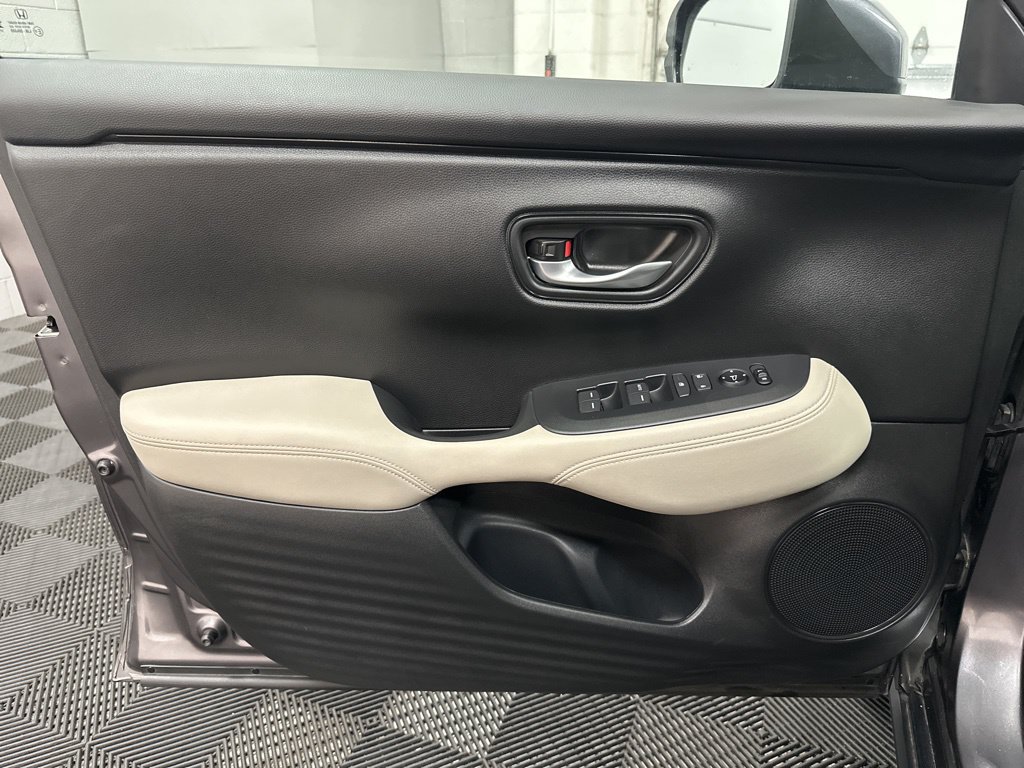 Used 2024 Honda HR-V LX image 17
