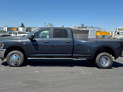 New 2026 RAM 3500 Tradesman AWD/4WD image 6