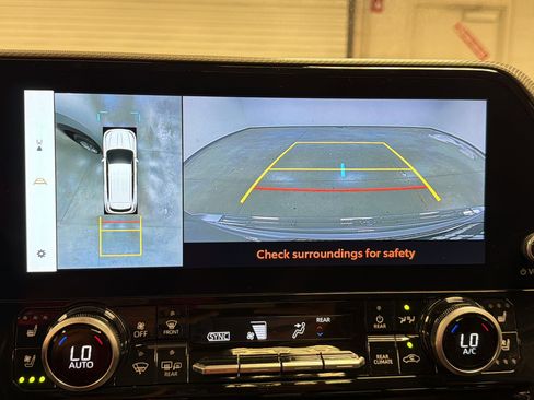 Used 2024 Toyota Highlander Platinum FWD image 25
