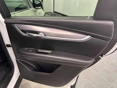 Used 2021 Cadillac XT5 Luxury FWD image 17