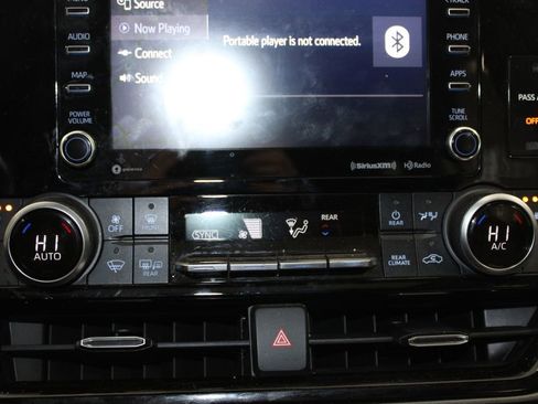 Used 2022 Toyota Highlander XLE image 31