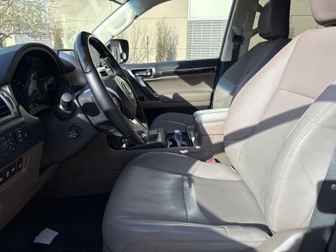 Used 2023 Lexus GX 460 Premium image 23