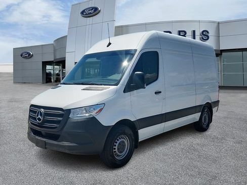 Used 2020 Mercedes-Benz Sprinter 2500 image 2
