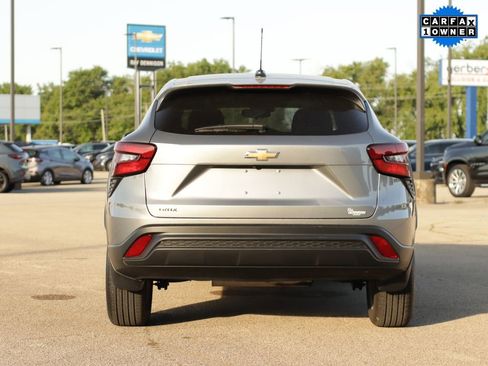 Used 2025 Chevrolet Trax LS w/ LS Convenience Package FWD image 6