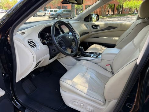 Used 2019 INFINITI QX60 Luxe w/ Essential Package FWD image 11