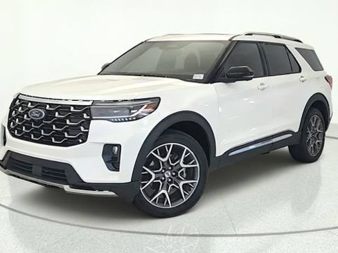Certified 2025 Ford Explorer Platinum w/ Ultimate Package AWD/4WD image 1