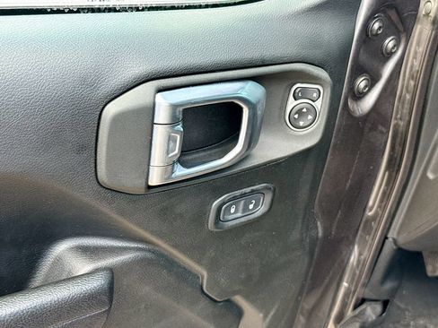 Used 2023 Jeep Wrangler Unlimited w/ Cold Weather Group AWD/4WD image 19