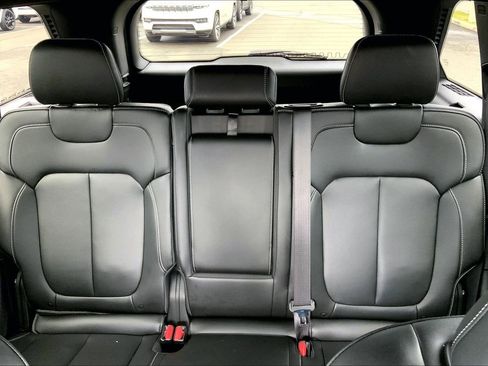 Used 2025 Jeep Grand Cherokee Limited w/ Black Appearance Package image 32