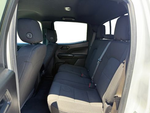 Used 2025 Chevrolet Colorado W/T AWD/4WD image 16