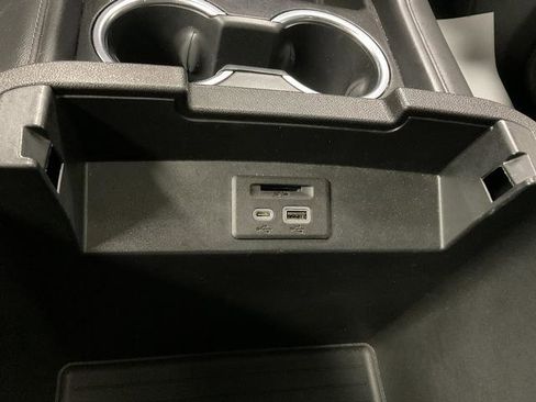 Used 2021 Chevrolet Tahoe Z71 w/ Z71 Signature Package image 29