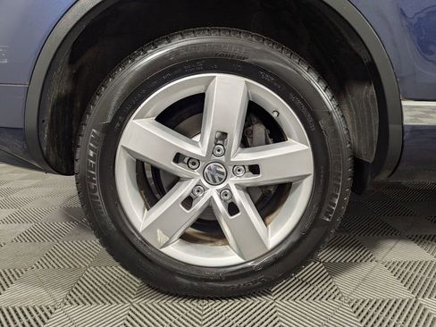 Used 2012 Volkswagen Touareg Sport AWD/4WD image 28