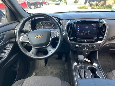 Used 2022 Chevrolet Traverse LT w/ LPO, Floor Liner Package AWD/4WD image 3