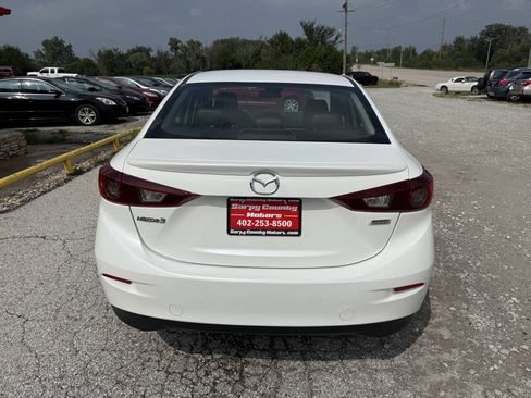Used 2018 MAZDA MAZDA3 Touring FWD image 4