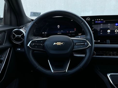 Used 2025 Chevrolet Equinox LT image 31