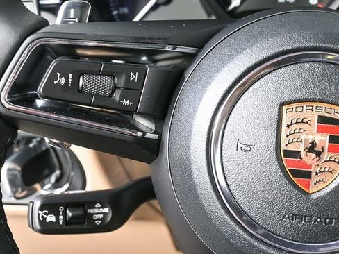 Certified 2026 Porsche Macan image 11