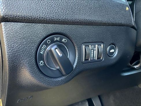 Used 2021 Chrysler 300 Touring image 33