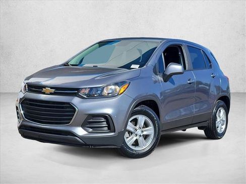 Used 2020 Chevrolet Trax LS FWD image 4