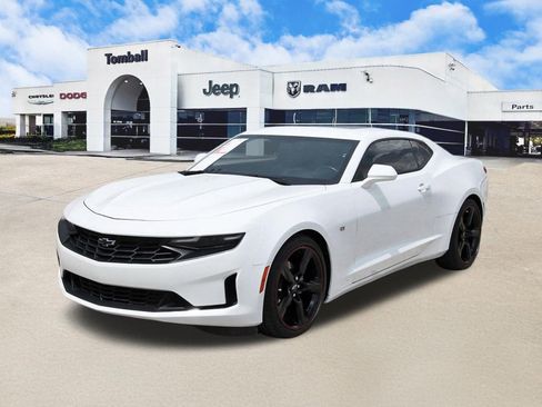 Used 2022 Chevrolet Camaro LT RWD image 3