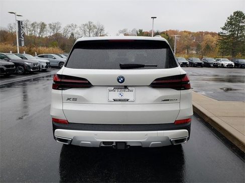 New 2026 BMW X5 xDrive50e image 6