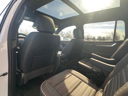 New 2026 GMC Acadia Denali Ultimate image 10