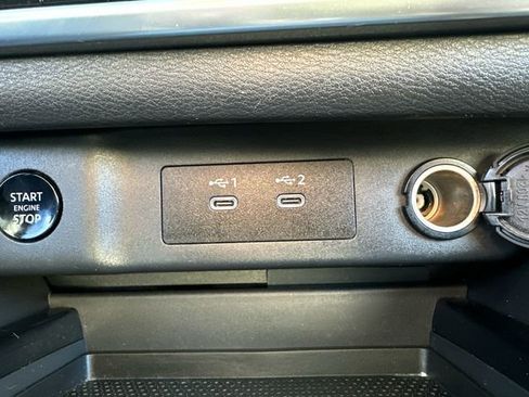 Used 2024 Nissan Rogue SV image 36