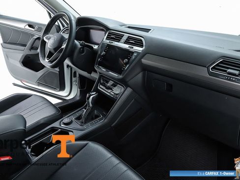 Used 2022 Volkswagen Tiguan SE w/ Panoramic Sunroof Package AWD/4WD image 33