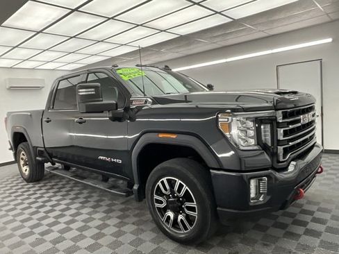 Used 2020 GMC Sierra 2500 AT4 w/ AT4 Premium Package image 3