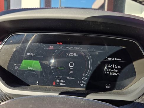 Used 2023 Audi e-tron GT Premium Plus image 21