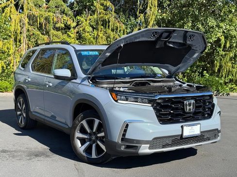 Certified 2023 Honda Pilot Touring image 46