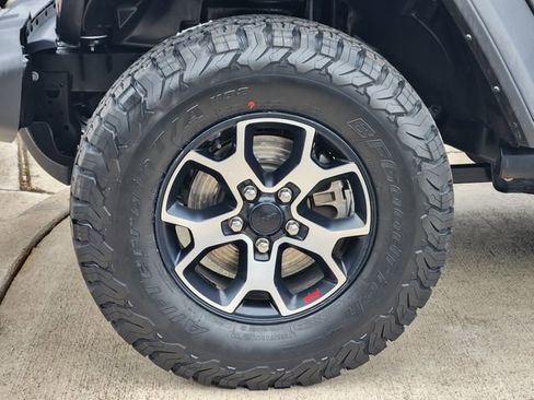 Used 2022 Jeep Wrangler Unlimited Rubicon AWD/4WD image 9