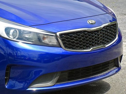 Used 2017 Kia Forte LX FWD image 8