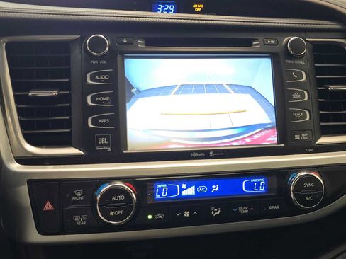 Used 2015 Toyota Highlander Limited Platinum AWD/4WD image 13
