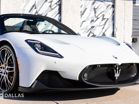 Used 2024 Maserati MC20 Cielo image 2