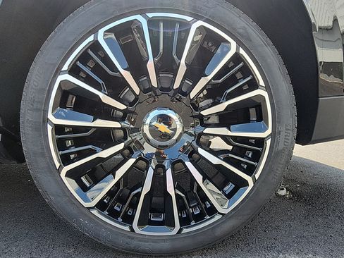 New 2026 Chevrolet Tahoe High Country AWD/4WD image 9