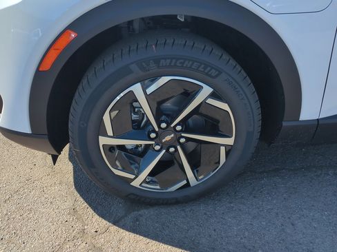 New 2026 Chevrolet Equinox EV LT image 31