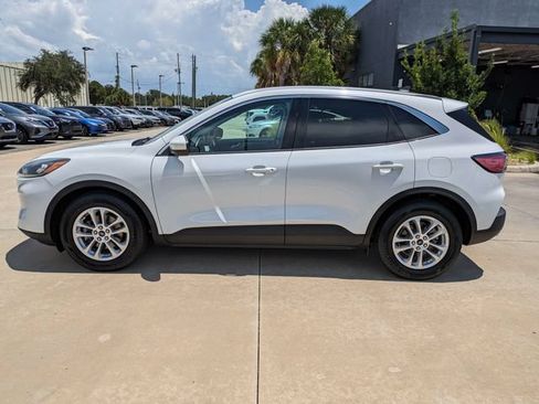 Used 2021 Ford Escape SE w/ Convenience Package FWD image 8