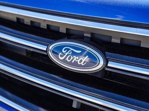 Used 2019 Ford Escape SE image 6