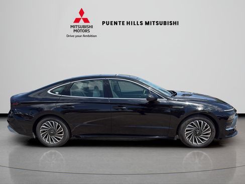 Used 2025 Hyundai Sonata Limited FWD image 4