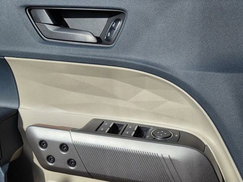 New 2025 Ford Maverick Lariat w/ 4K Tow Package image 14