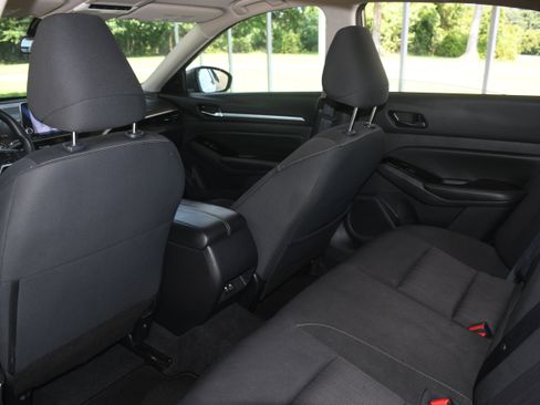 Used 2023 Nissan Altima 2.5 SV image 13