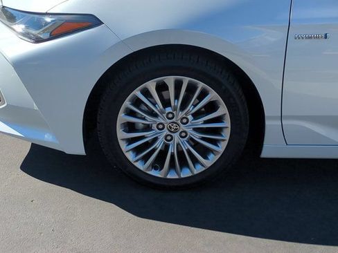 Used 2021 Toyota Avalon Limited w/ Advanced Safety Package FWD image 9