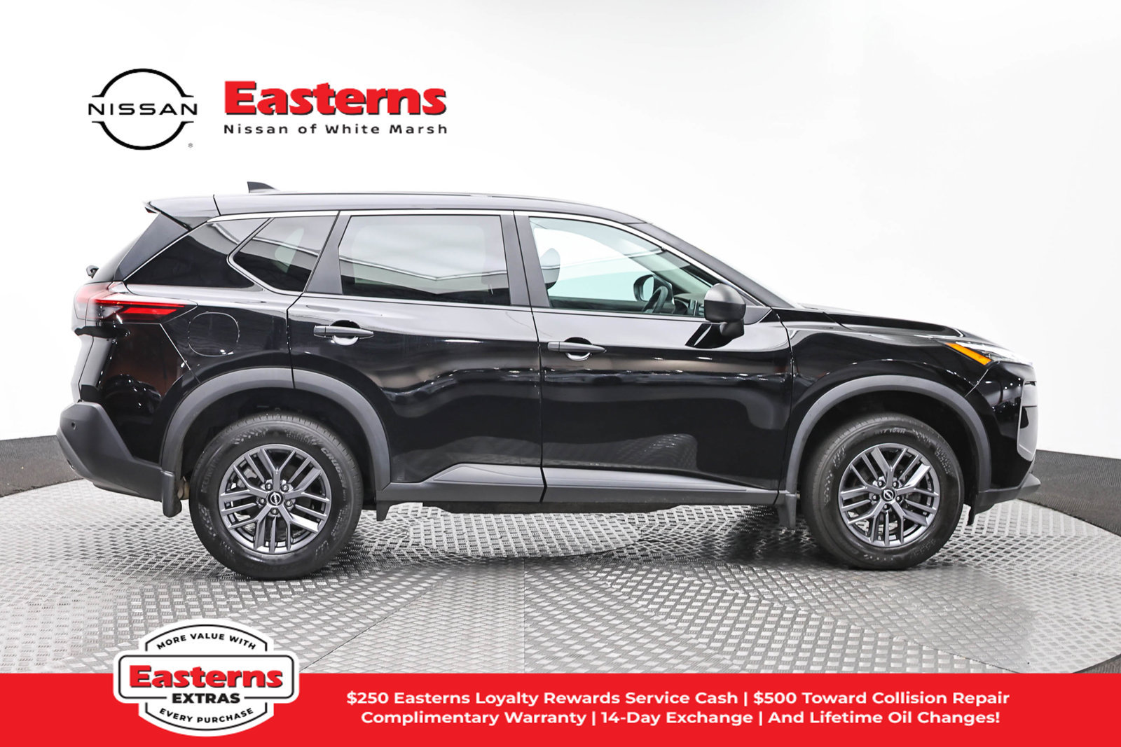 Used 2023 Nissan Rogue S AWD/4WD image 4